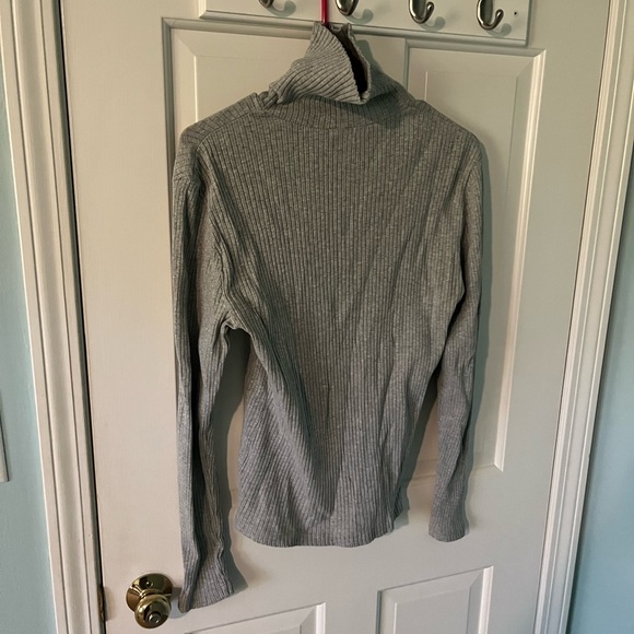 Land’s end women’s grey turtleneck, small 6-8 - Picture 3 of 5